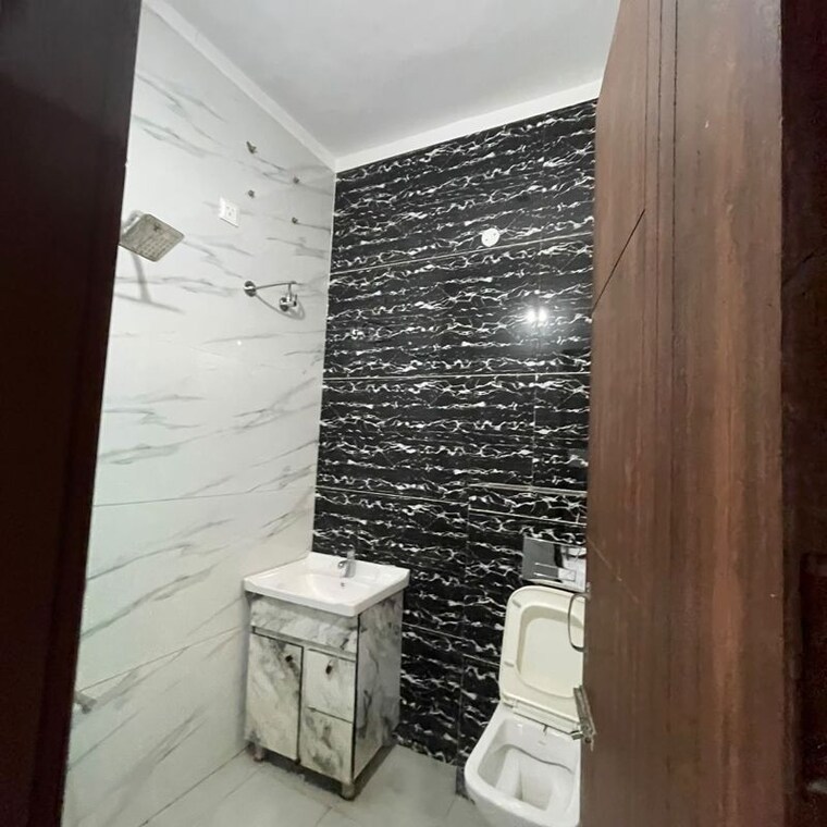Bathroom, aerocity 3 Bedroom 130 Sq.Yd. Apartment In Aerocity Mohali 10749217