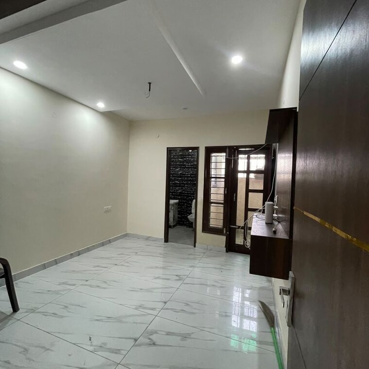 Room, aerocity 3 Bedroom 130 Sq.Yd. Apartment In Aerocity Mohali 10749217