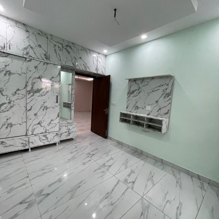 Room, aerocity 3 Bedroom 130 Sq.Yd. Apartment In Aerocity Mohali 10749217
