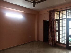 Room in 3 BHK Builder Floor at Sector 46 – for Rent