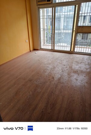 Room in 3 BHK Apartment at Sachdev Novena Green, Amrapali Dream Valley – for Rent