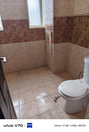 Bathroom in 3 BHK Apartment at Sachdev Novena Green, Amrapali Dream Valley – for Rent