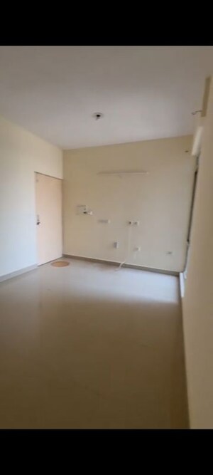 Room in 3 BHK Apartment at Conscient Habitat Residences, Sector 78 – for Sale