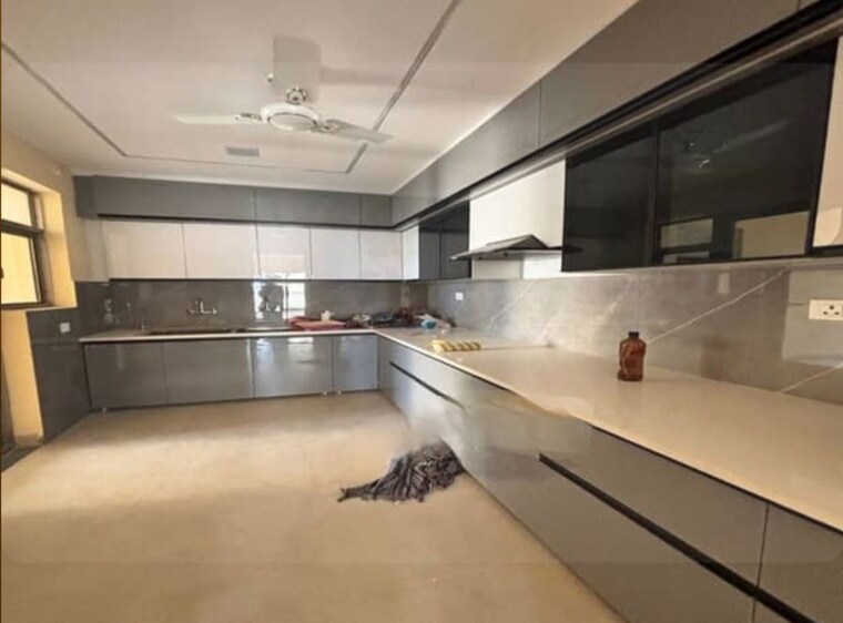 Kitchen, shalimar-one-world-belvedere-court-3 4 Bedroom 3220 Sq.Ft. Apartment In Gomti Nagar Lucknow 10749294