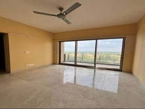 Room in 4 BHK Apartment at Shalimar One World Belvedere Court 3, Gomti Nagar – for Rent