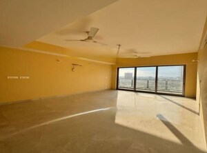 Room in 4 BHK Apartment at Shalimar One World Belvedere Court 3, Gomti Nagar – for Rent