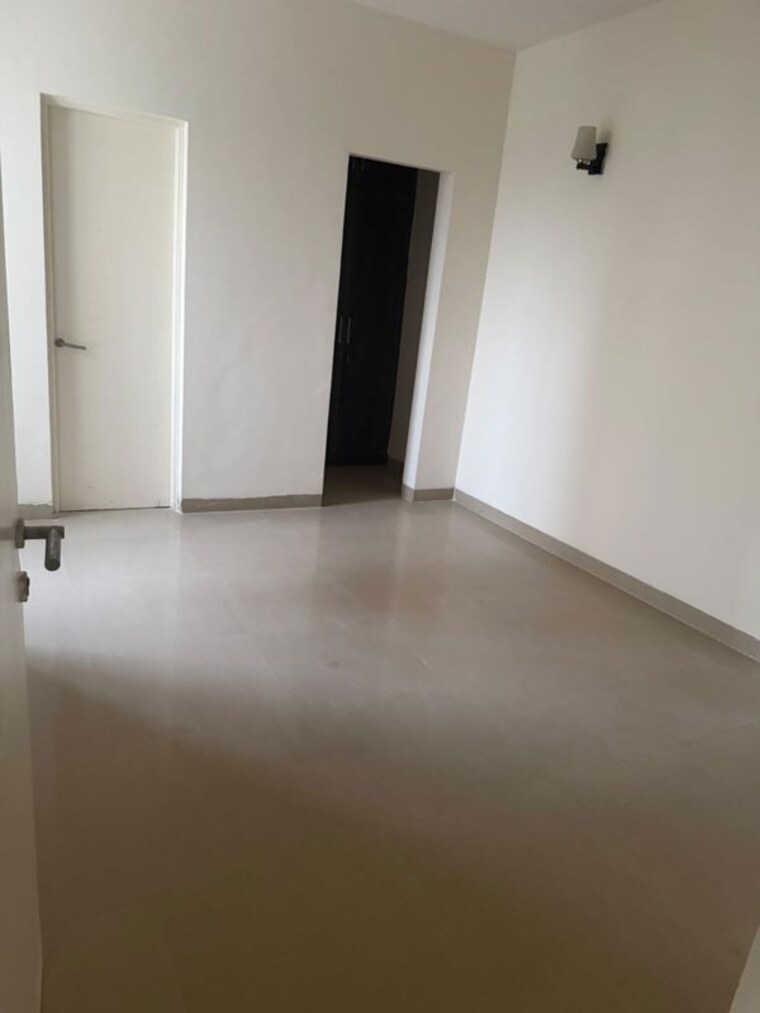 Room, emaar-emerald-estate 2 Bedroom 1020 Sq.Ft. Apartment In Sector 65 Gurgaon 10749303