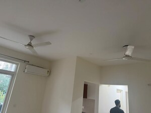 2 BHK Apartment For Rent in Emaar Emerald Estate, Sector 65