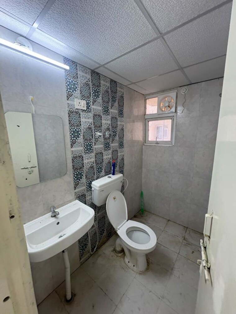 Bathroom, signature-the-millennia-3 2 Bedroom 1000 Sq.Ft. Apartment In Sector 37d Gurgaon 10749302