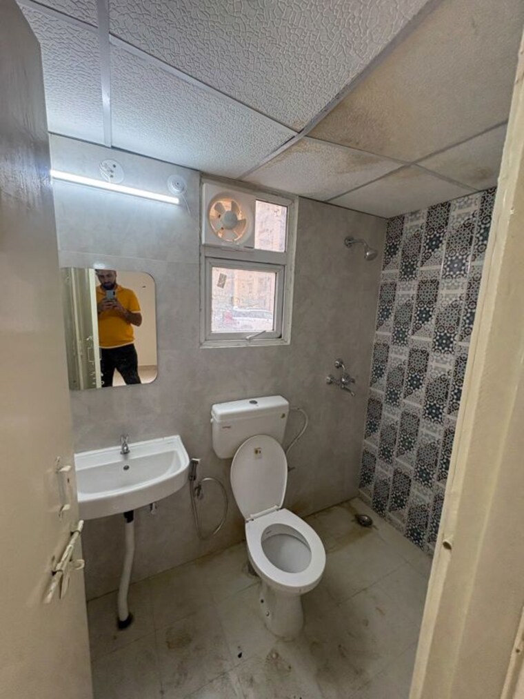 Bathroom, signature-the-millennia-3 2 Bedroom 1000 Sq.Ft. Apartment In Sector 37d Gurgaon 10749302