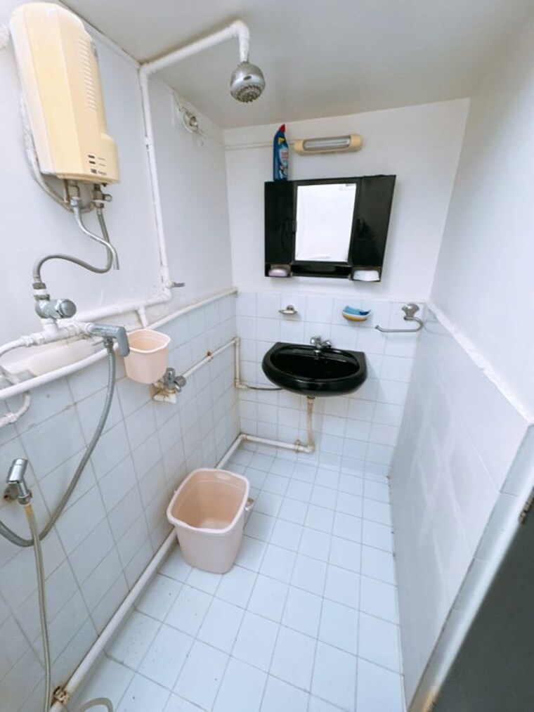 Bathroom, mangal-prabha 2 Bedroom 905 Sq.Ft. Apartment In Santacruz East Mumbai 10749310
