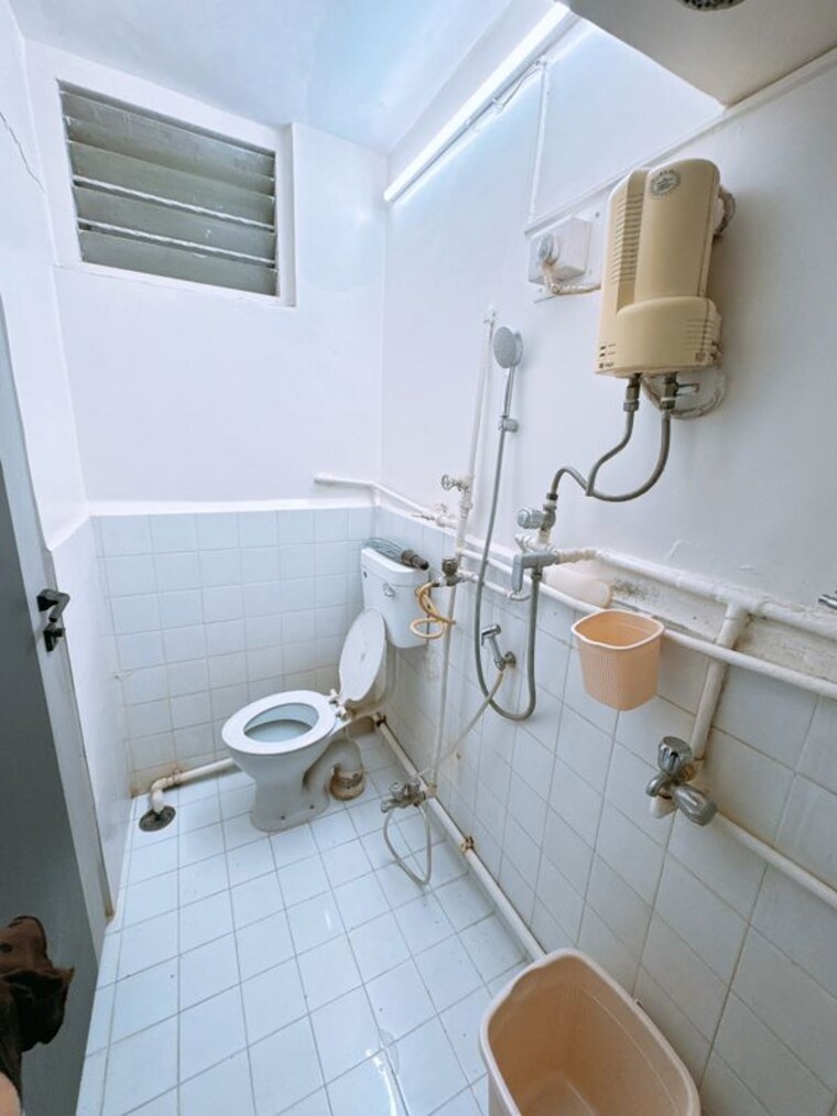 Bathroom, mangal-prabha 2 Bedroom 905 Sq.Ft. Apartment In Santacruz East Mumbai 10749310
