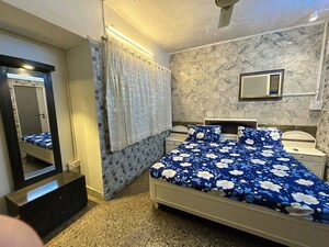 Bedroom in 2 BHK Apartment at Mangal Prabha, Santacruz East – for Rent