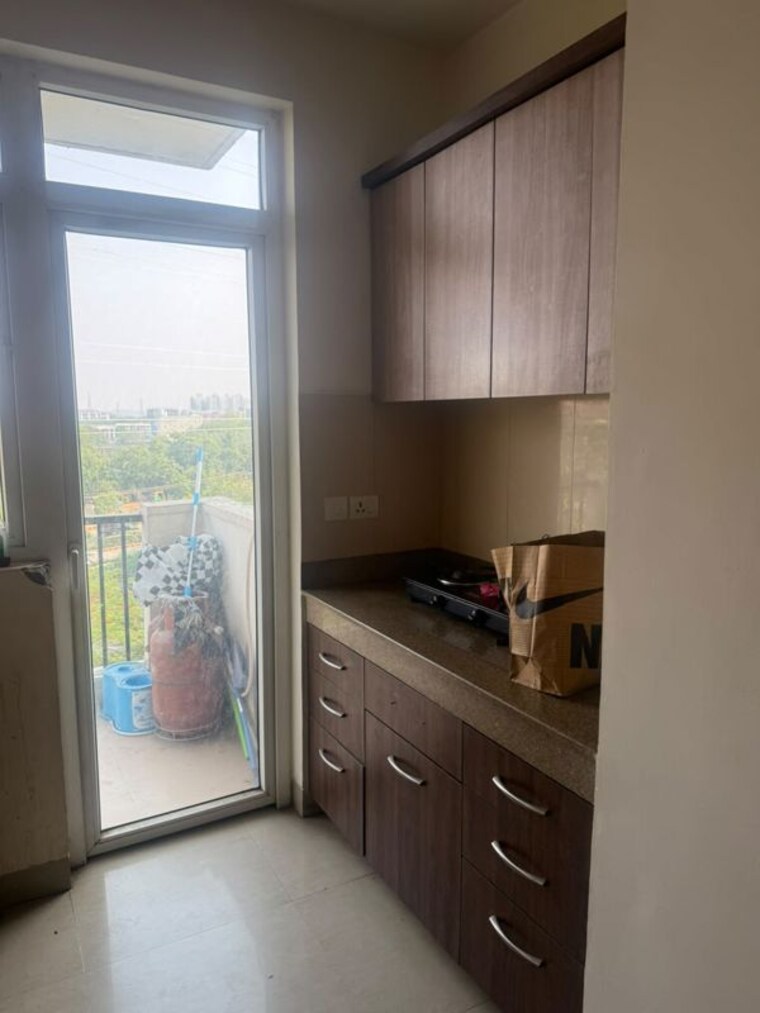 Kitchen, emaar-emerald-estate 3 Bedroom 1395 Sq.Ft. Apartment In Sector 65 Gurgaon 10749315