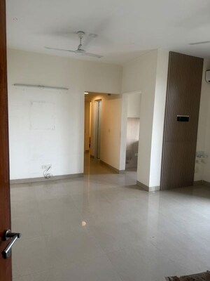 Room in 3 BHK Apartment at Emaar Emerald Estate, Sector 65 – for Rent