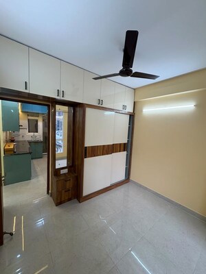 Room in 2.5 BHK Apartment at Signature The Millennia 3, Sector 37d – for Rent