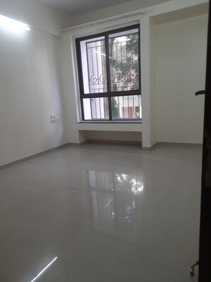 Room in 2 BHK Apartment at Nyati Environ, Tingre Nagar – for Rent