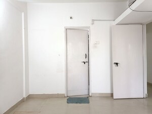 Master Bedroom in 2 BHK Apartment at Tingre Nagar – for Rent