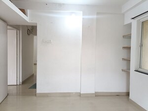 Bedroom in 2 BHK Apartment at Tingre Nagar – for Rent