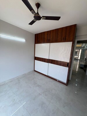 Room in 2 BHK Apartment at Signature Global City, Sector 37d – for Rent