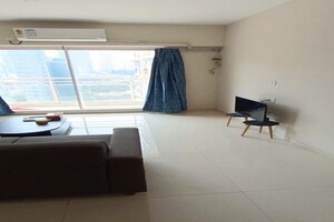 Team Area in 2 BHK Apartment at Sugee Atharva, Prabhadevi – for Rent