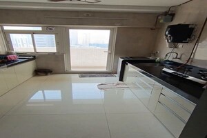 Furnished Amenities in 2 BHK Apartment at Sugee Atharva, Prabhadevi – for Rent