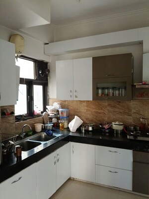 Kitchen in 4 BHK Apartment at Lord Krishna Apartment, Sector 43 – for Rent
