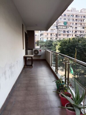 Balcony in 4 BHK Apartment at Lord Krishna Apartment, Sector 43 – for Rent