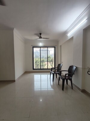 Living Room in 2 BHK Apartment at Chembur – for Rent