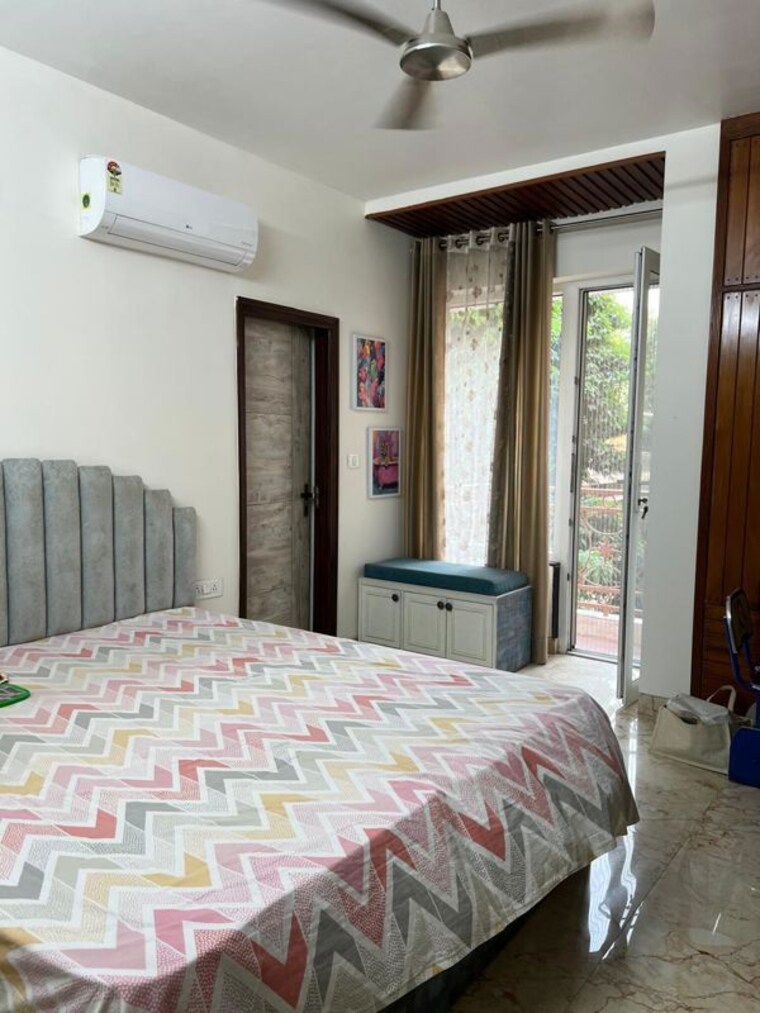 Bedroom, sarita vihar 3 Bedroom 1950 Sq.Ft. Apartment In Sarita Vihar Delhi 10749369