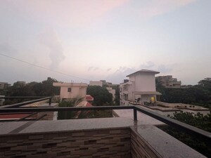 1 BHK Apartment – Exterior View View at Juhu - for Rent