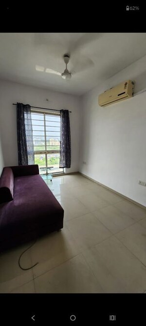 Room in 3 BHK Apartment at Sheth Vasant Lawns, Laxmi Nagar – for Rent