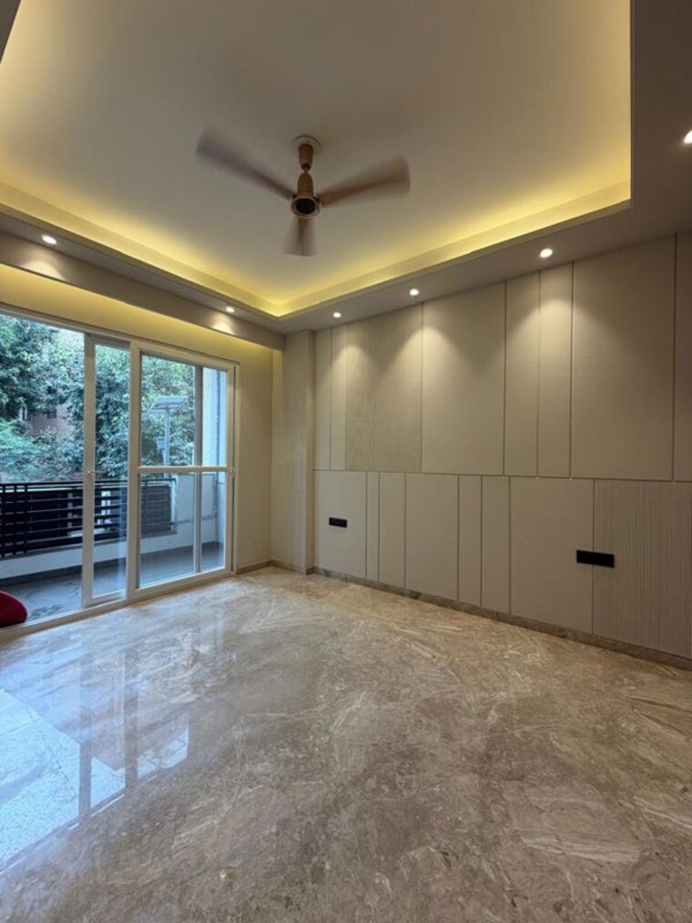 Room, kalkaji 3 Bedroom 200 Sq.Yd. Builder Floor In Kalkaji Delhi 10748580