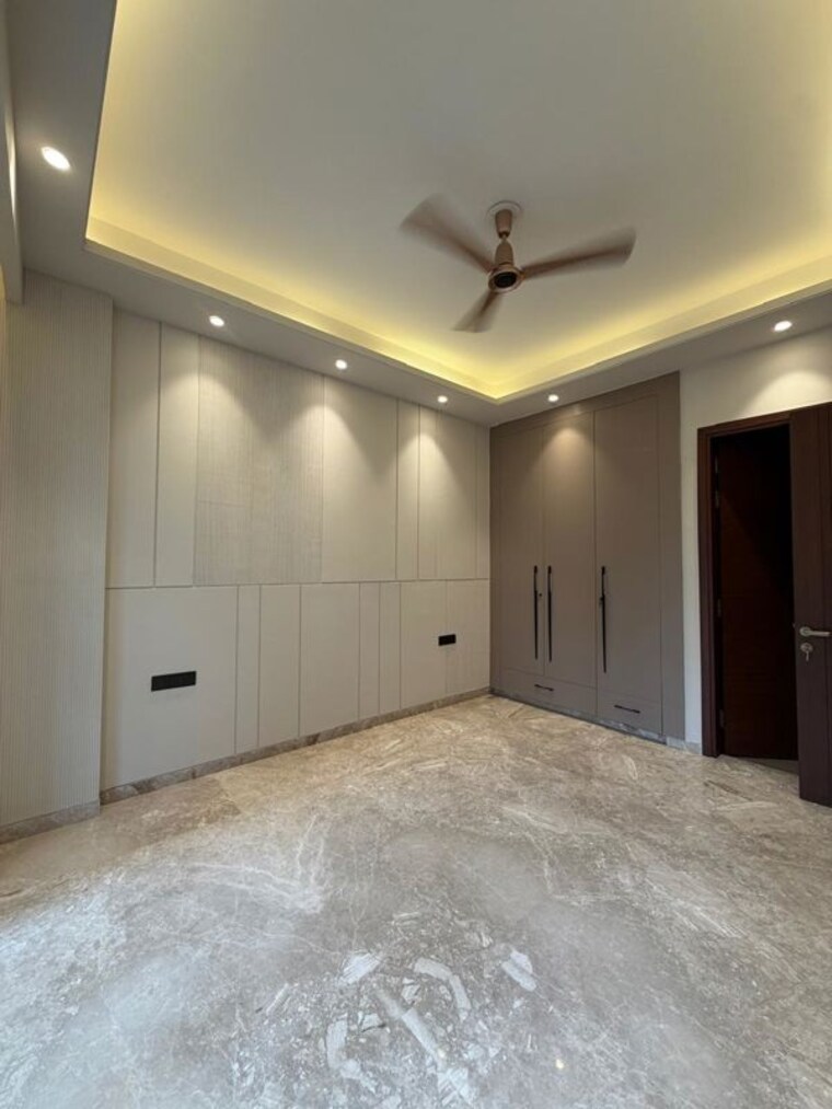 Room, kalkaji 3 Bedroom 200 Sq.Yd. Builder Floor In Kalkaji Delhi 10748580