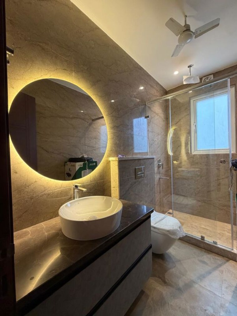 Bathroom, kalkaji 3 Bedroom 200 Sq.Yd. Builder Floor In Kalkaji Delhi 10748580