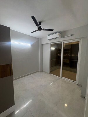 Room in 3 BHK Apartment at Signature Global City, Sector 37d – for Rent