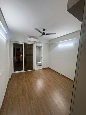 Room in 3 BHK Apartment at Signature Global City, Sector 37d – for Rent