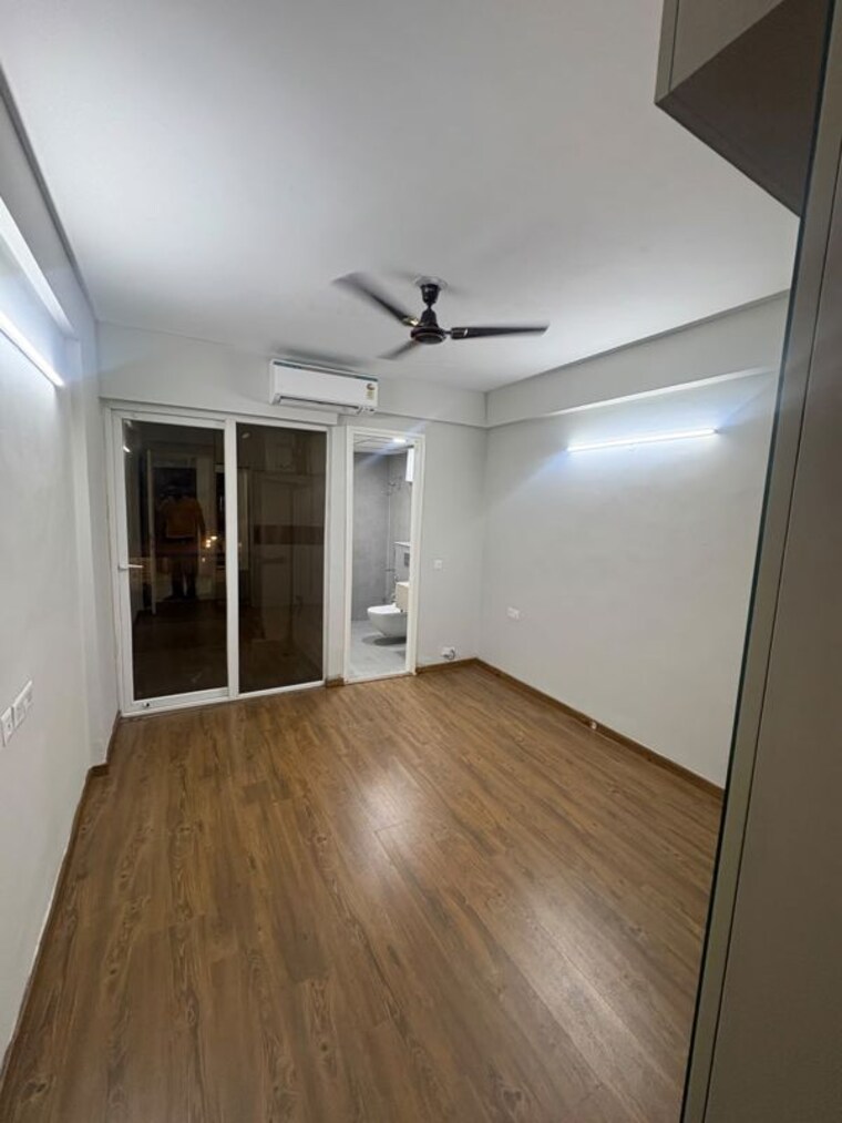 Room, signature-global-city 3 Bedroom 1250 Sq.Ft. Apartment In Sector 37d Gurgaon 10749403