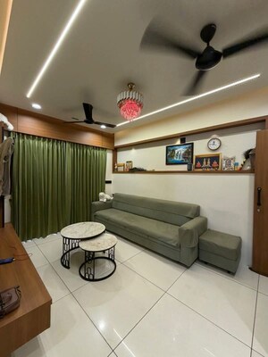 3 BHK Apartment For Rent in Pushpa Apartment Bandra, Bandra West
