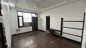 Room in 3 BHK Apartment at Pir Machalla – for Rent