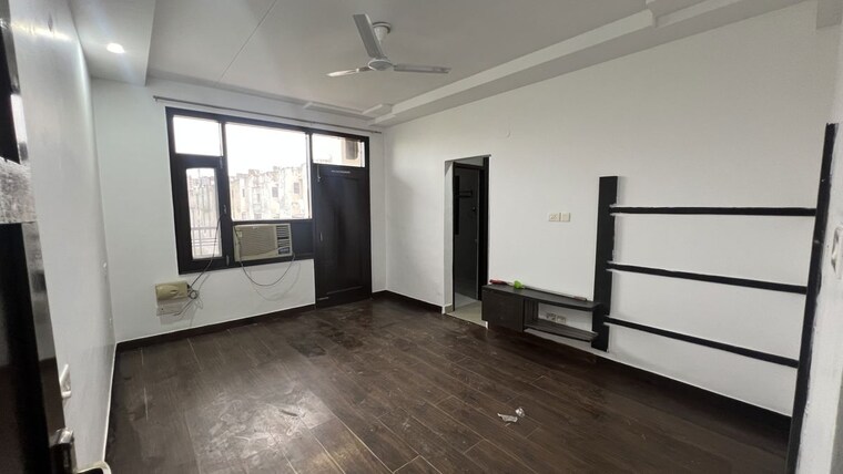 Room, pir machalla 3 Bedroom 2110 Sq.Ft. Apartment In Pir Machalla Zirakpur 10749415