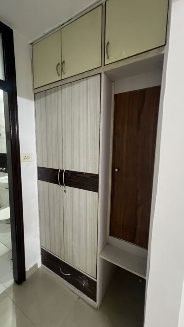 Room, pir machalla 3 Bedroom 2110 Sq.Ft. Apartment In Pir Machalla Zirakpur 10749415