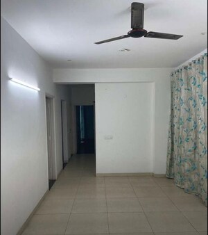 Room in 3 BHK Apartment at Ghazipur – for Rent