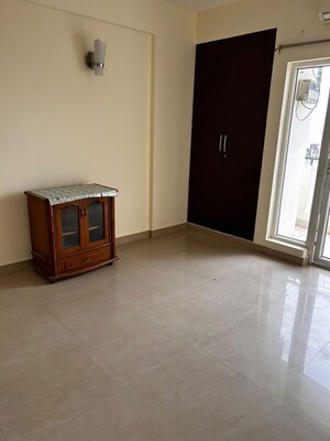 Room in 2 BHK Apartment at Mapsko Casa Bella-Apartments, Sector 82 – for Sale