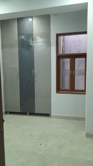 Room in 1 BHK Builder Floor at Palam Vihar – for Rent