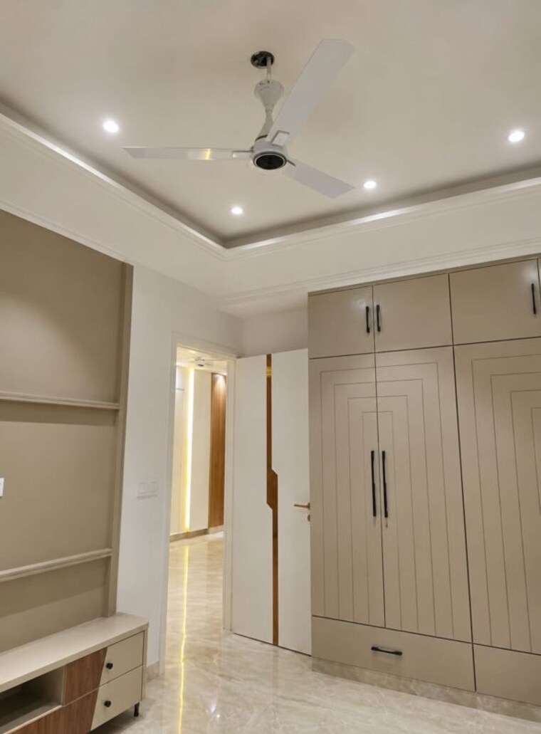 Room, rohini sector 24 4 Bedroom 2300 Sq.Ft. Builder Floor In Rohini Sector 24 Delhi 10749511
