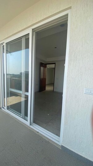 Room in 3 BHK Builder Floor at Sector 23a – for Rent