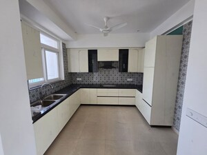 Kitchen in 3.5 BHK Builder Floor at BPTP Amstoria Country Floor, Sector 102 – for Sale