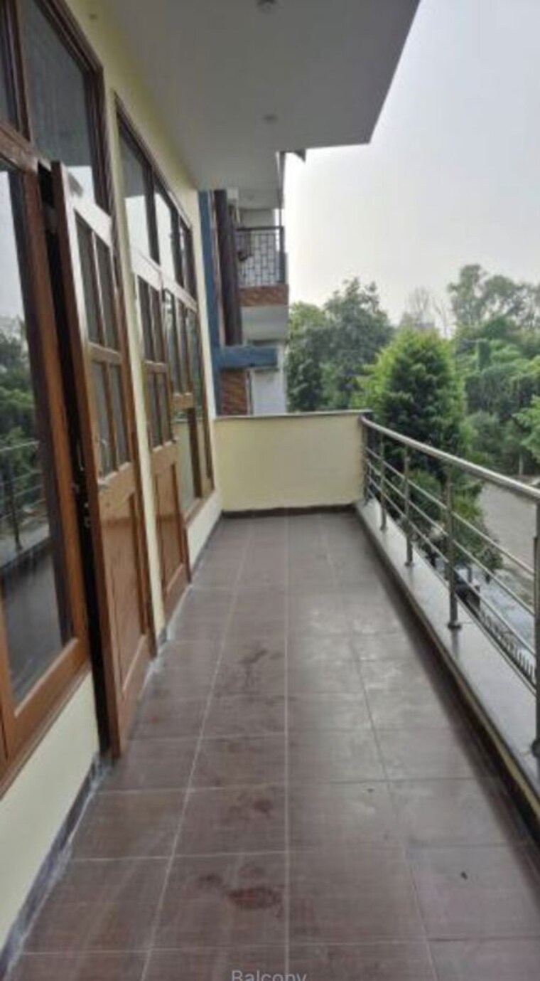Balcony, sector swarn nagri 3 Bedroom 200 Sq.Mt. Independent House In Sector Swarn Nagri Greater Noida 10749540