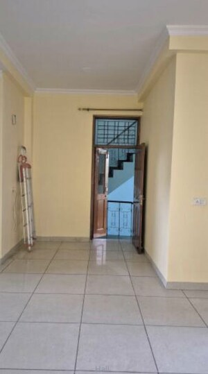 Room in 3 BHK Independent House at Sector Swarn Nagri – for Rent